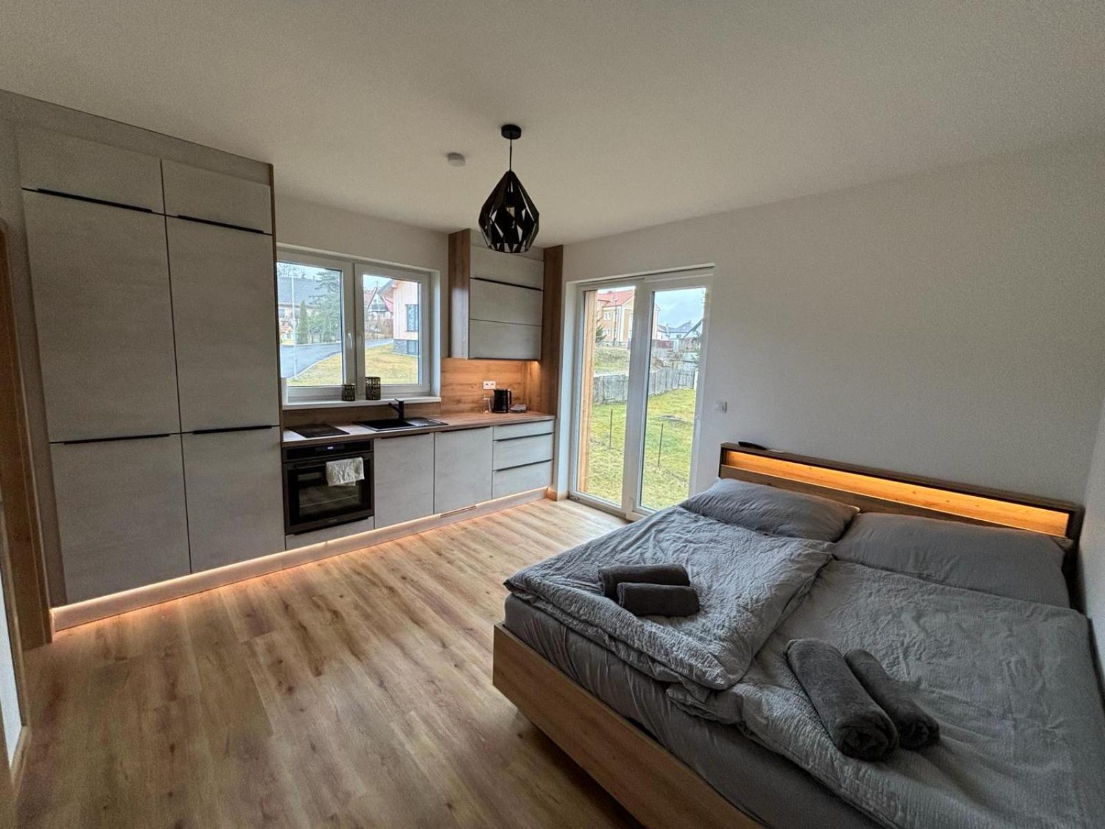 Apartmany U Plaze Lipna - Male Lipno Černá v Pošumaví المظهر الخارجي الصورة
